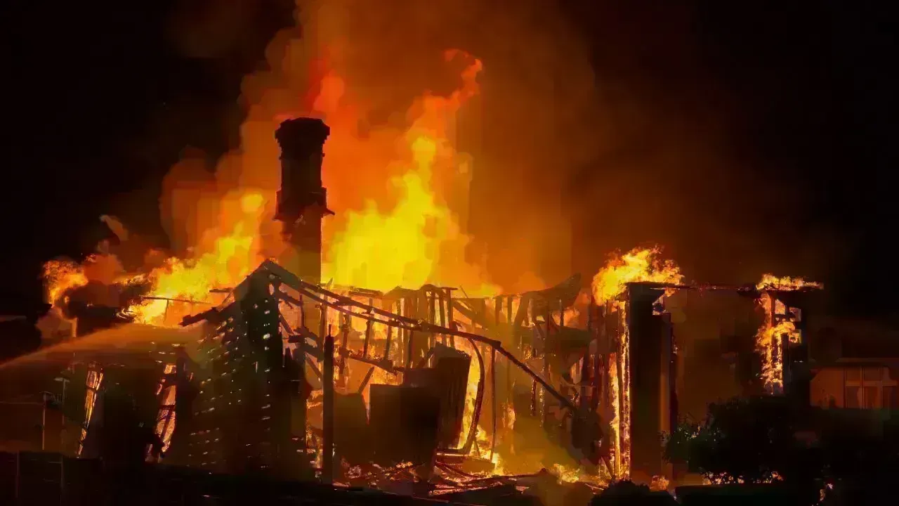 Massive Fire at Karachi’s Gul Plaza Mall Kills 6, 38 Missing