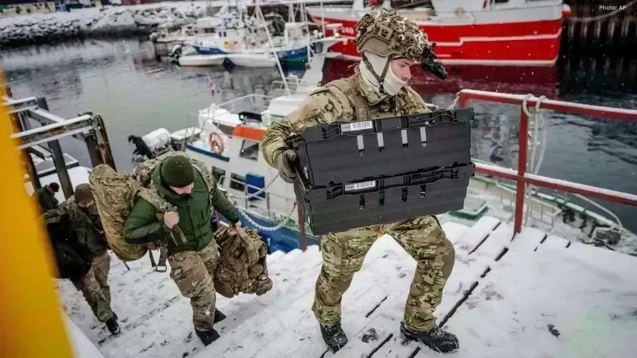 Dispute Over Greenland Escalates as Trump Tariff Warnings Prompt European Alarm