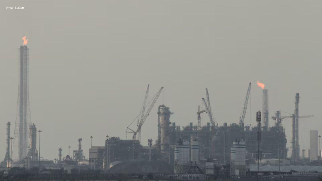 Qatar Warns Gulf Energy Exports May Halt Amid US-Iran War