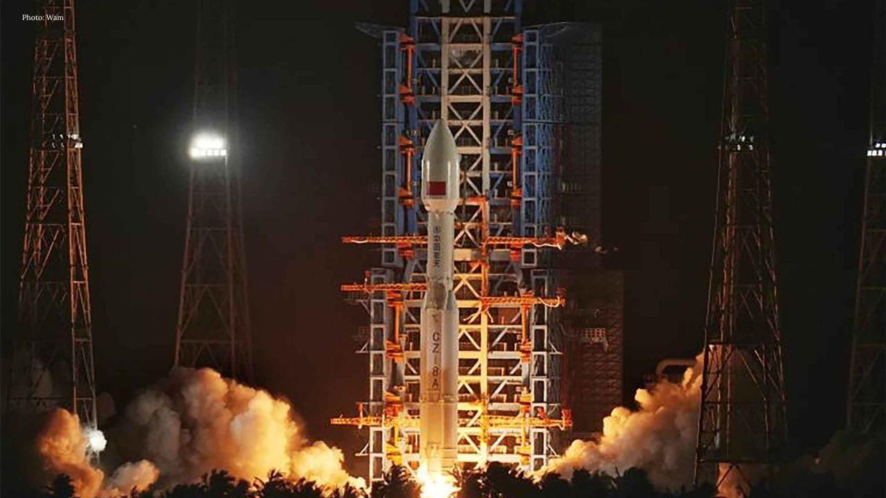 China Launches Internet Satellites via Long March