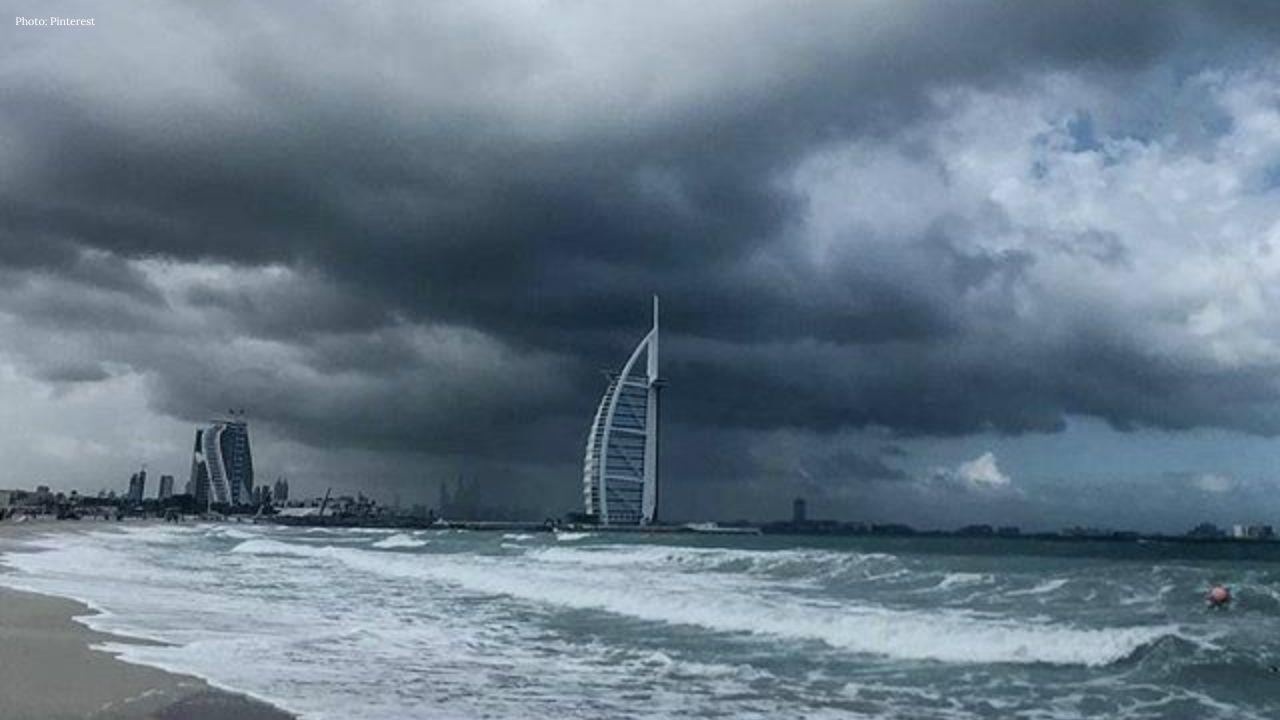 Heavy rains lash UAE alerts issued
