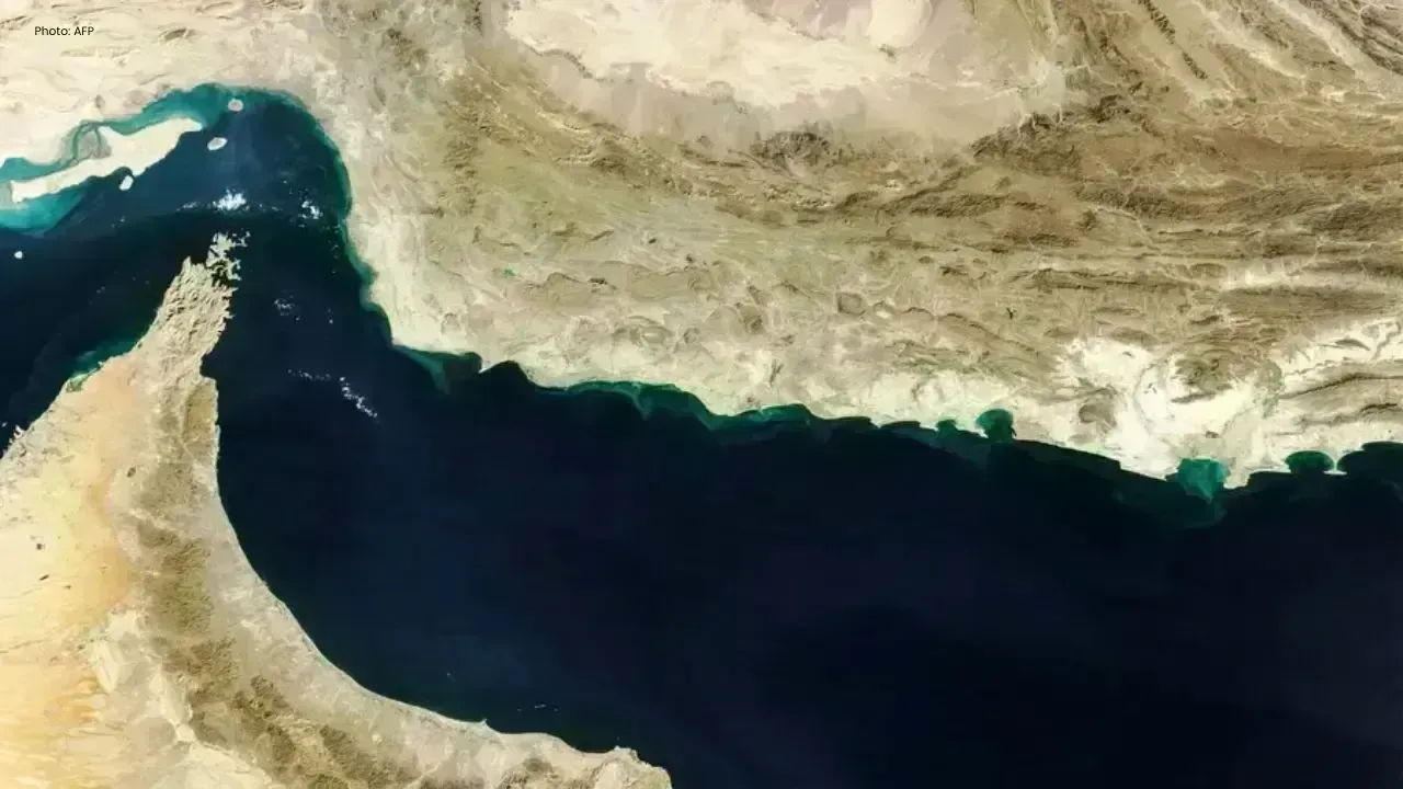 Ships resume Hormuz transit amid tensions