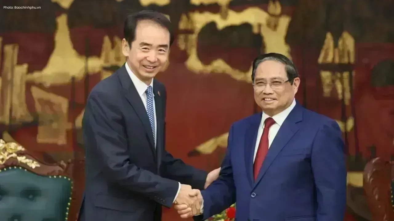 Vietnam PM Meets Chinese Ambassador in Hanoi