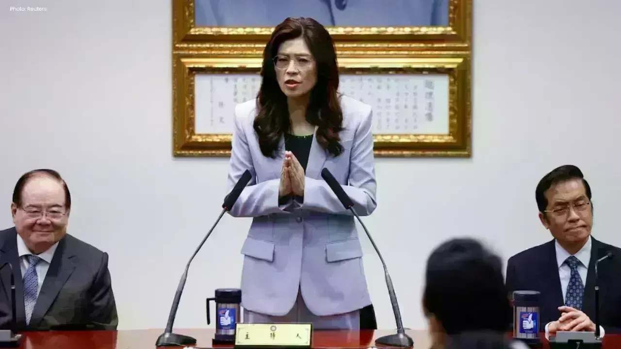 Taiwan Leader Visits China on Peace Mission