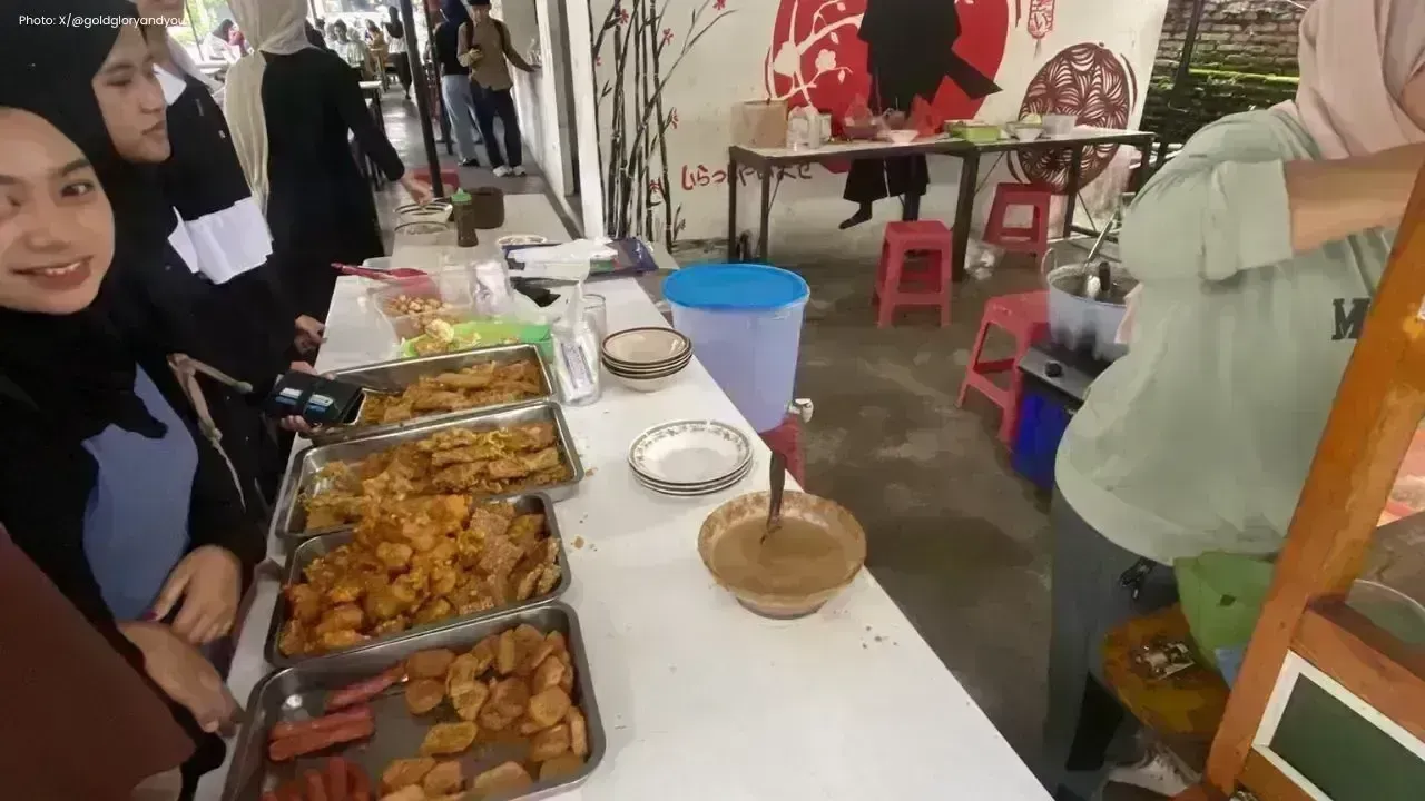 Malaysians Cut Dining Out First Amid Rising Costs