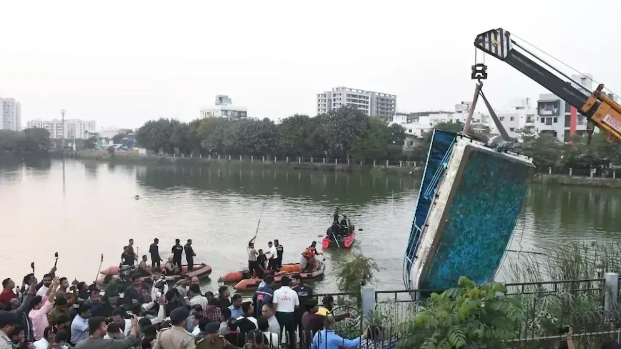 Tragic Canoe Capsizing Claims Life at Brampton's Heart Lake