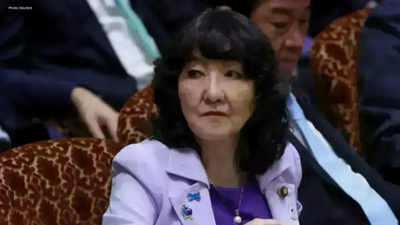 Japan Warns Minister Over BOJ Policy Remarks