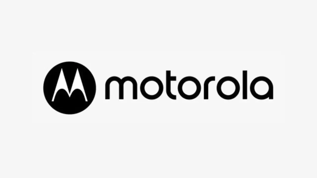 Motorola and e& UAE Launch Exclusive FIFA World Cup Razr Fold Edition