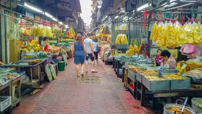 Japan Stocks Surge on Oil Drop, Peace Hopes