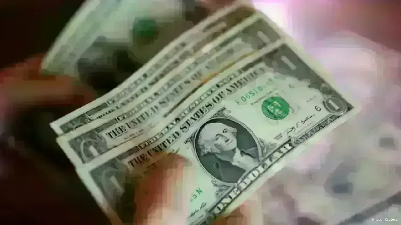 US Dollar Strengthens Amid Escalating Middle East Tensions and Hormuz Disruptions
