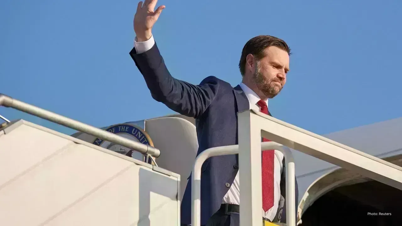 Delay in Vance's Pakistan Visit Amidst Stalled US-Iran Talks