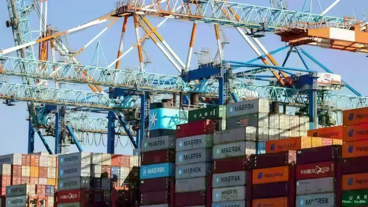 Impact of the Iran Conflict on European Logistics Gains Amid Global Shipping Turmoil