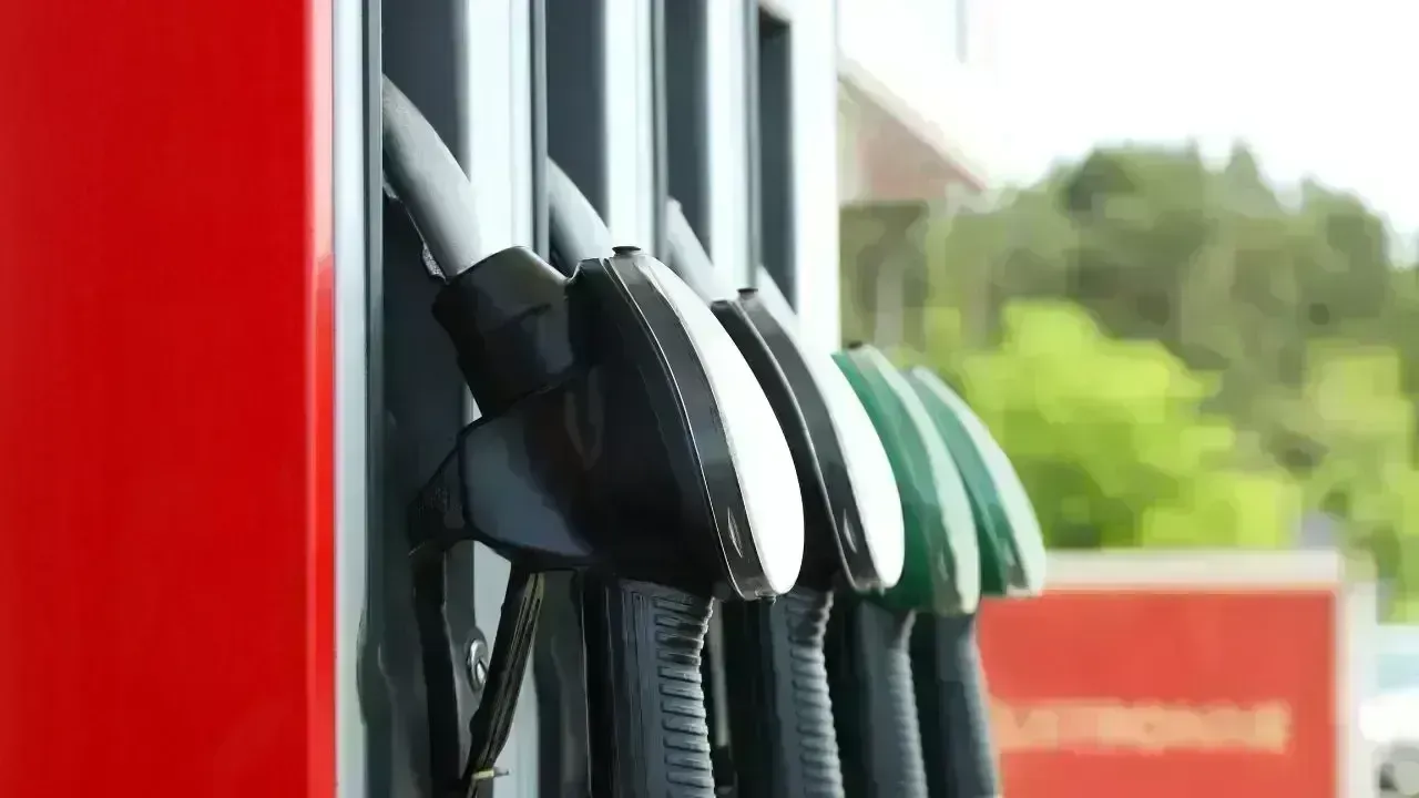 Global Summit Launches Dialogue on Fossil Fuel Phase-Out Amid UN Stalemate