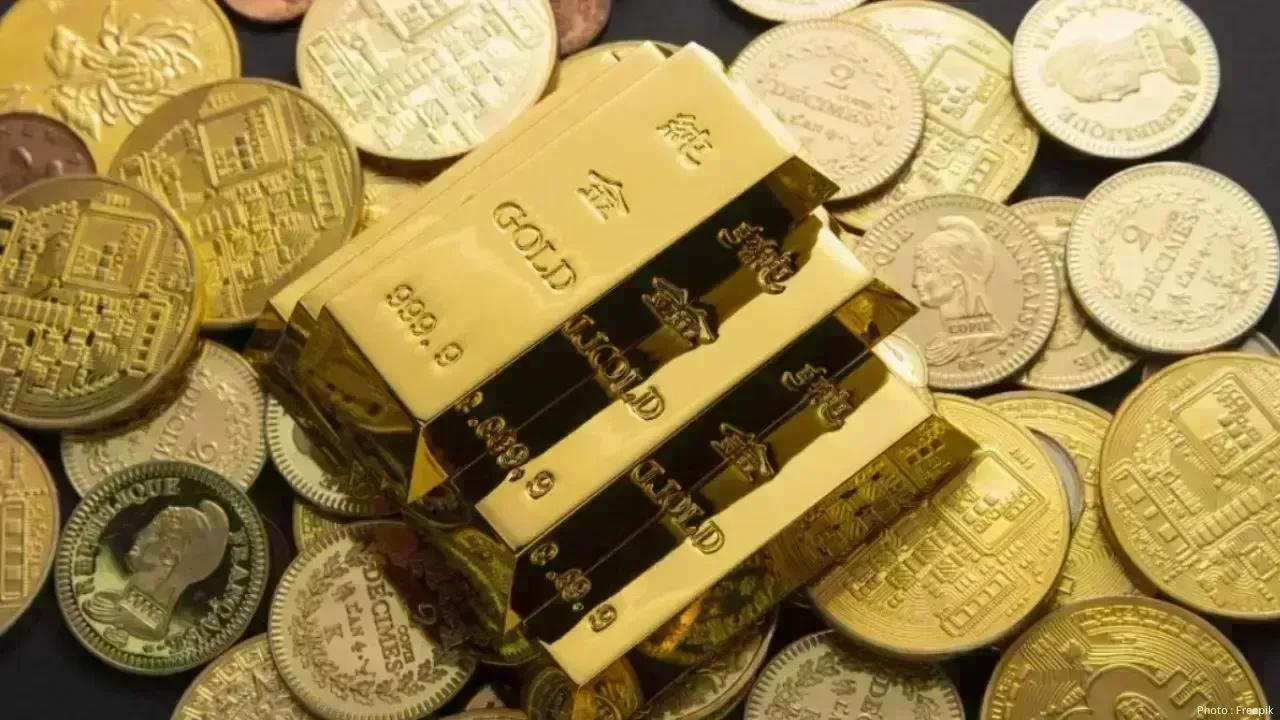Gold Prices Approach ₹1.50 Lakh Amid Silver Decline of ₹2,000