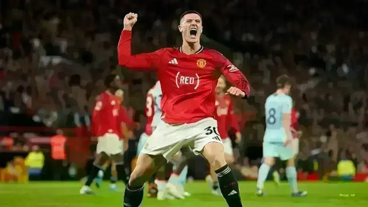 Manchester United Triumphs 2-1 Over Brentford in Premier League Clash