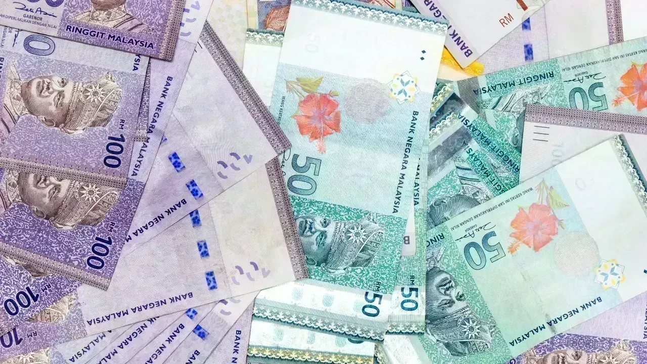 Ringgit weakens near 3.96 vs US dollar trend
