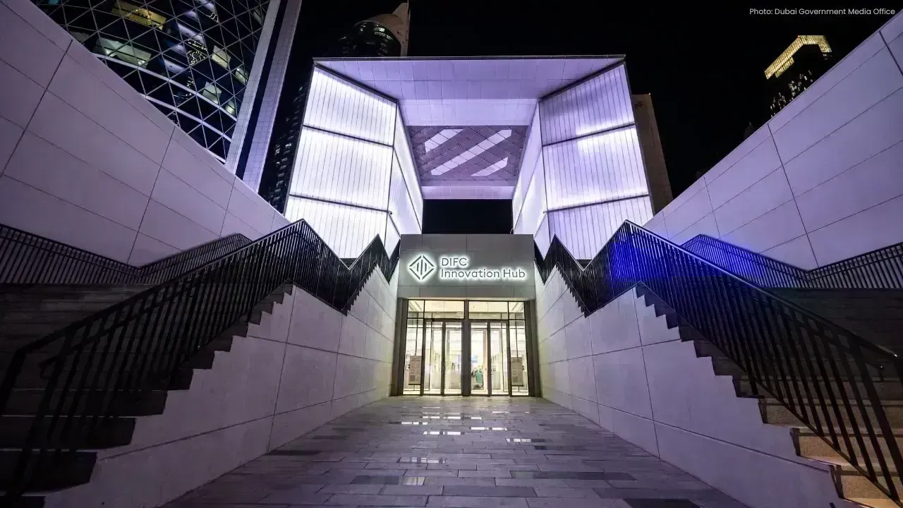 Sarwa Achieves $1 Billion Asset Milestone, Accelerating UAE FinTech Growth