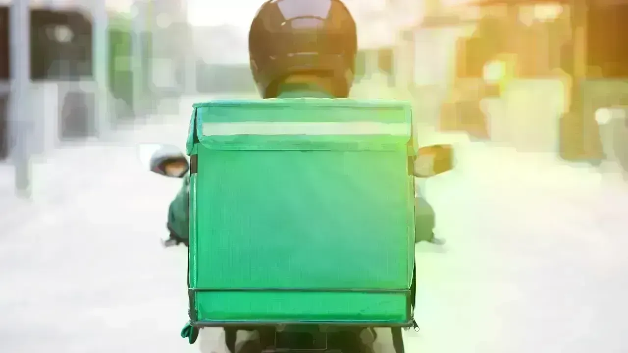 Abu Dhabi's New Ban on Delivery Motorcycles on High-Speed Roads Starts May 15