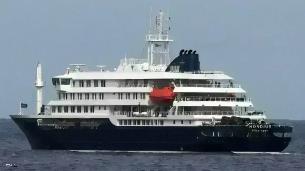 Passengers Continue Group Dining Amid Hantavirus Concerns