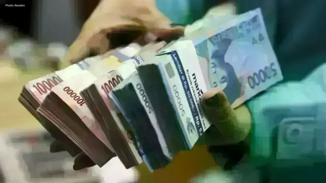 Indonesia Gains $3.3B Amid Rupiah Defence