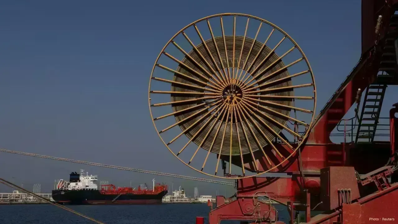 Massive $7 Billion Oil Bets Spark Concerns Amid Iran Tensions