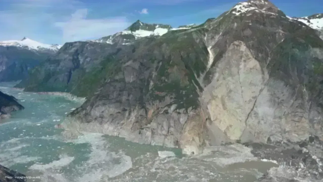 Massive Tsunami Triggered by Alaska Mountain Collapse Captured by Satellites