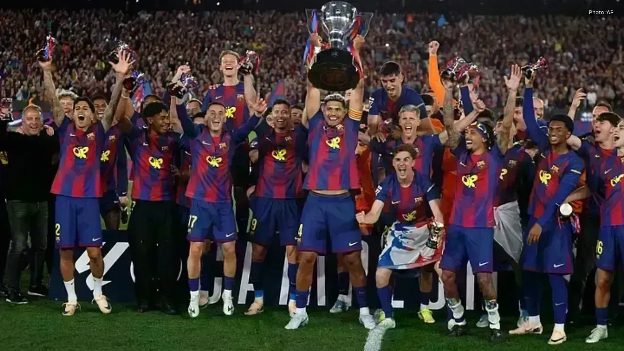 Barcelona Triumphs 2-0 Over Real Madrid to Secure La Liga Title