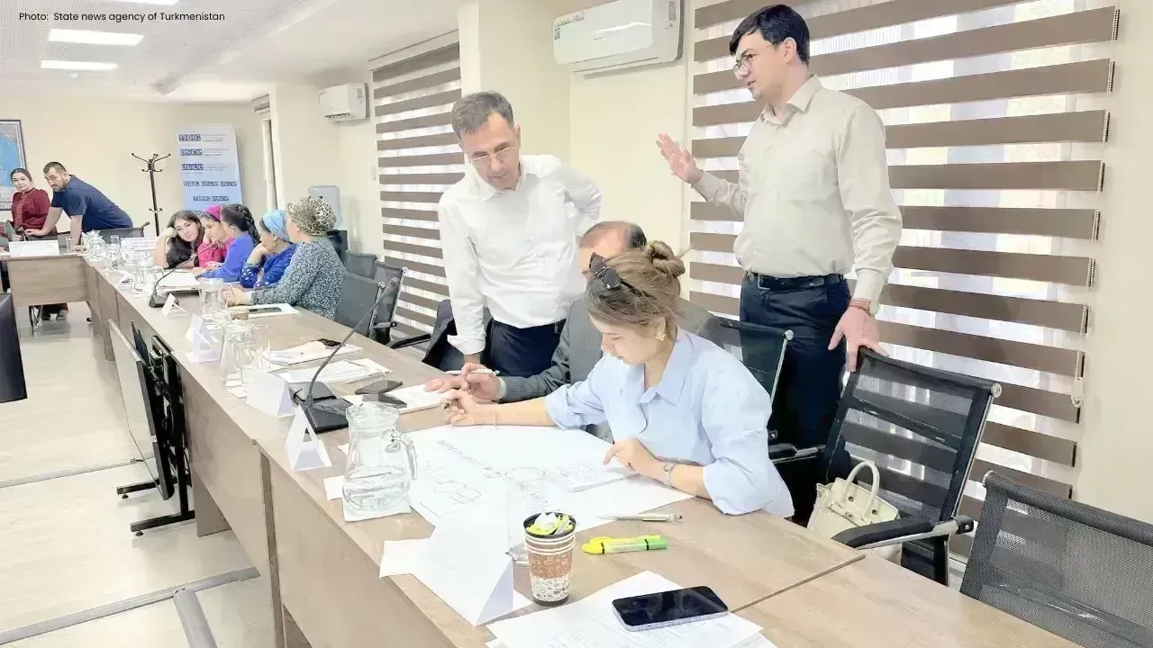Turkmen Journalists Join Media Literacy Event