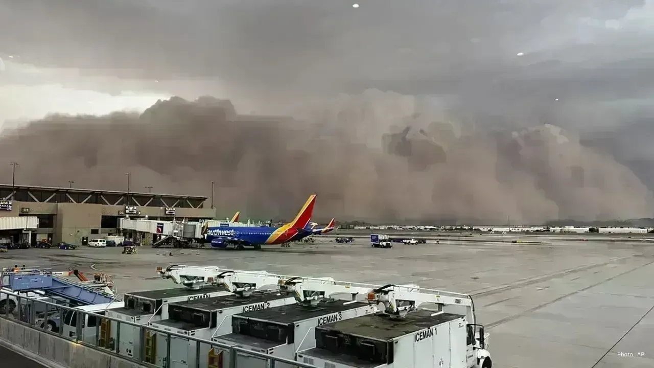 Severe Dust Storm and Wind Gusts Disrupt Southern Manitoba