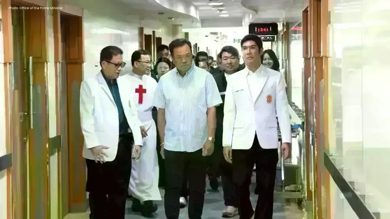 PM Visits Bangkok Train-Bus Crash Victims