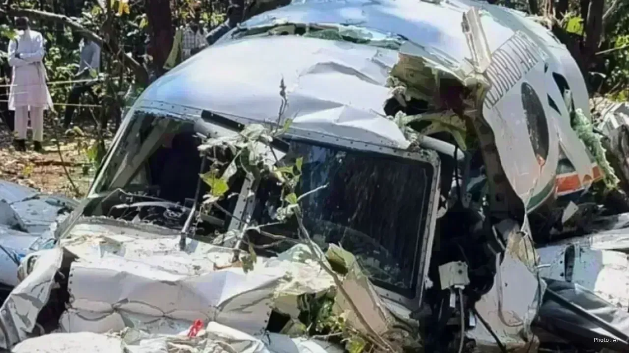 Emergency Vehicle Plunges Into Annapolis Royal Wharf in Nova Scotia