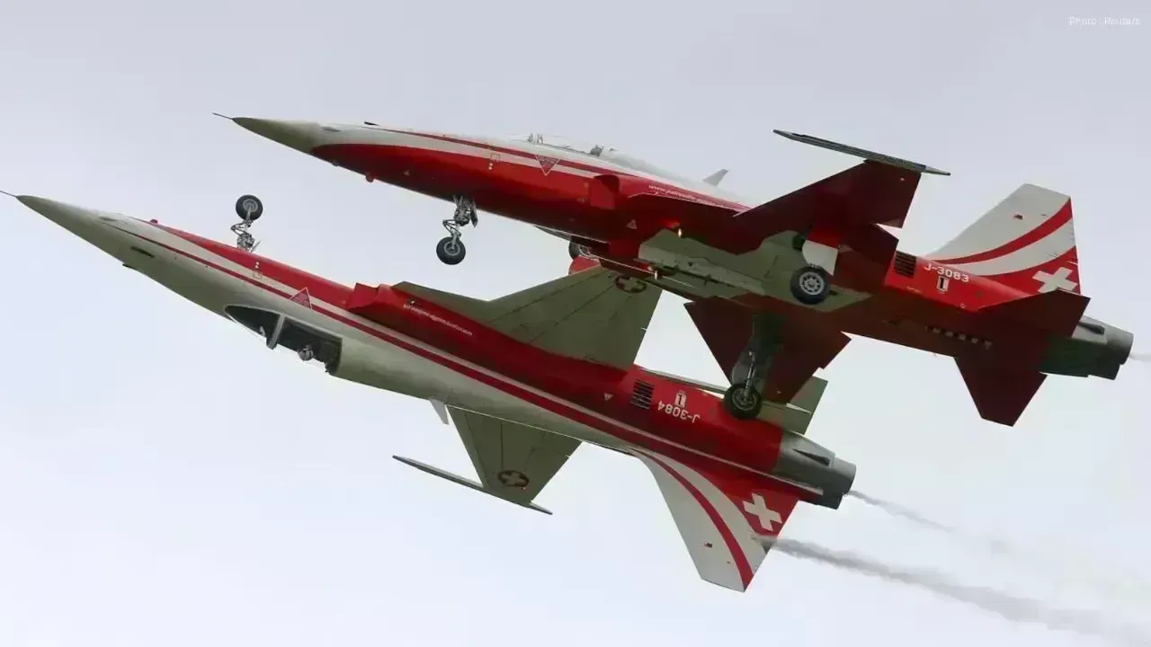 Canada's Snowbirds Airshow Team Paused Until New Aircraft Arrive