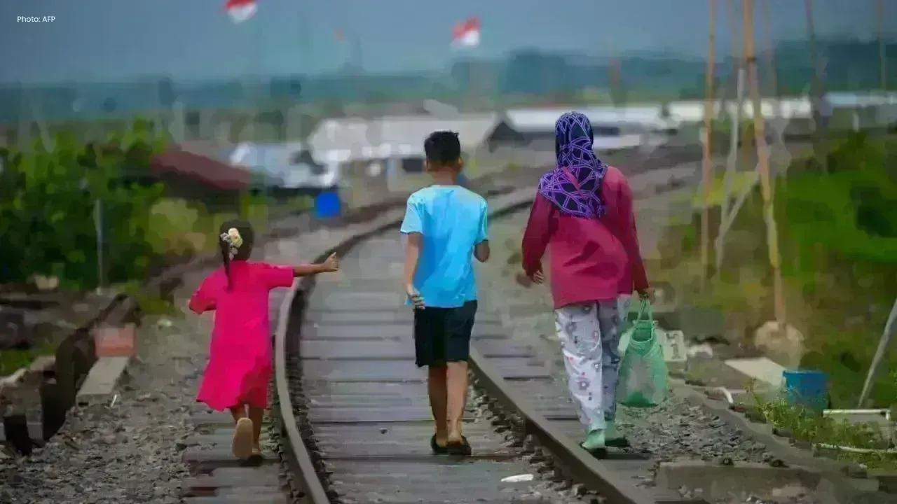 Indonesia Closes 172 Illegal Rail Crossings