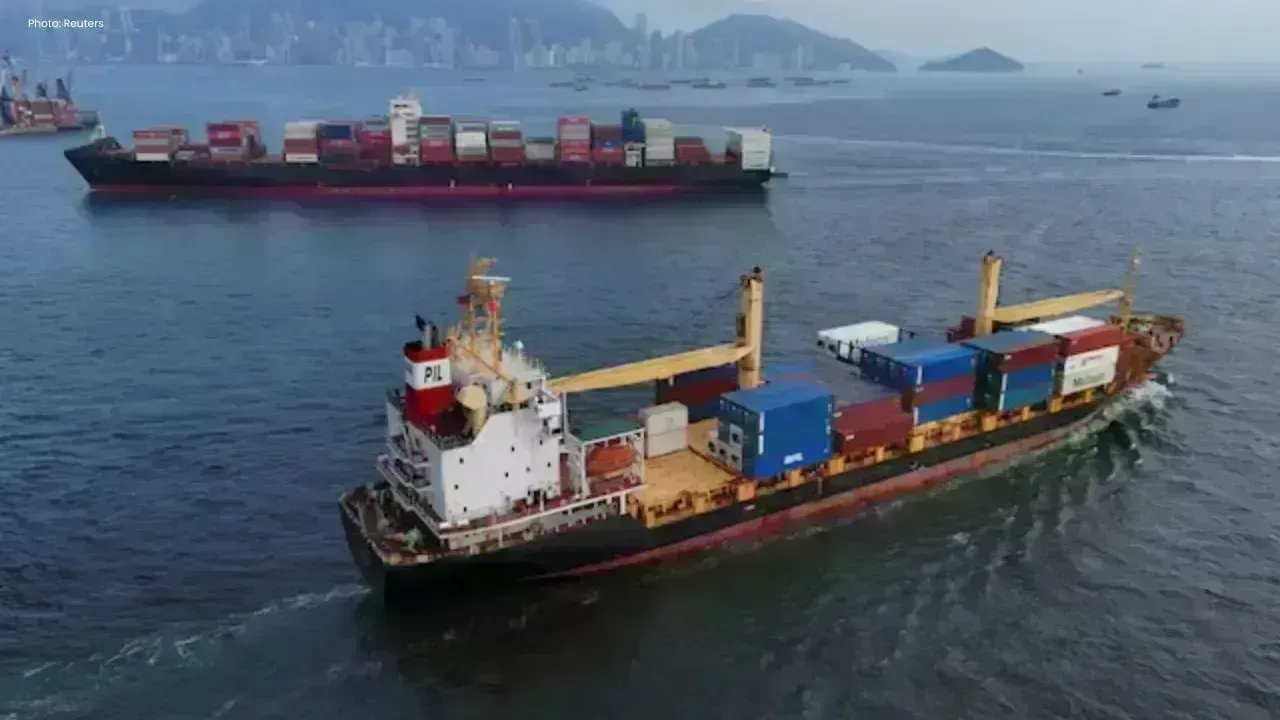 Singapore Shipping Tycoon Steps Down
