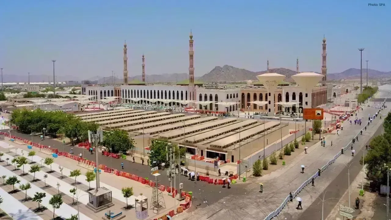 Arafah Prayers Held at Namirah Mosque as Pilgrims Gather