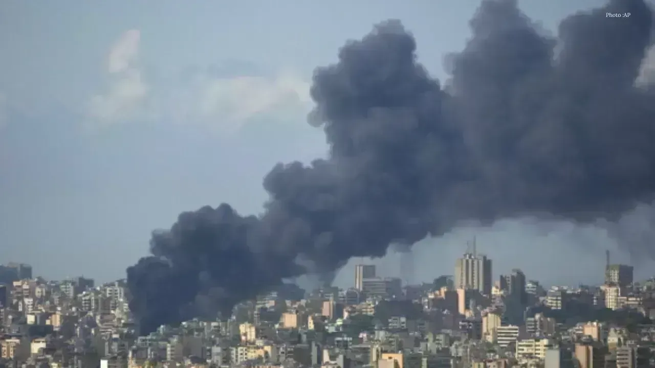 Israel's Airstrikes Hit Southern Lebanon Amid Trump’s Ceasefire Efforts