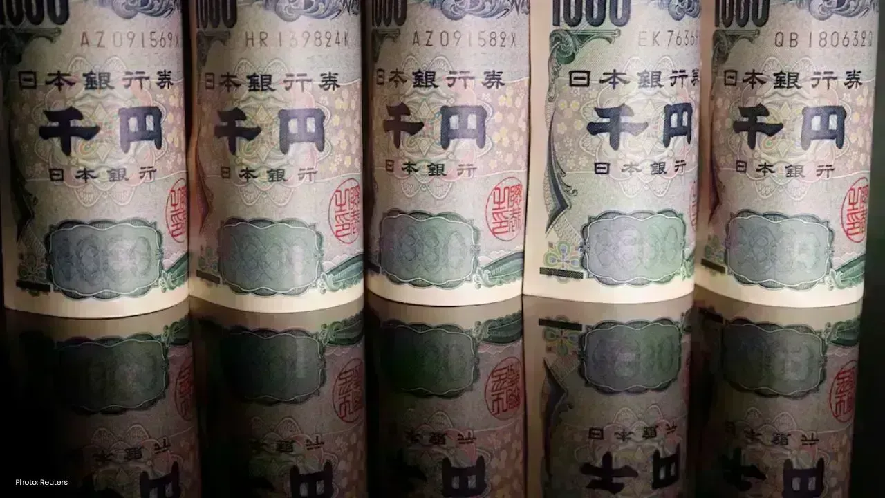 Yen Nears 160 Level as Japan Warns Markets