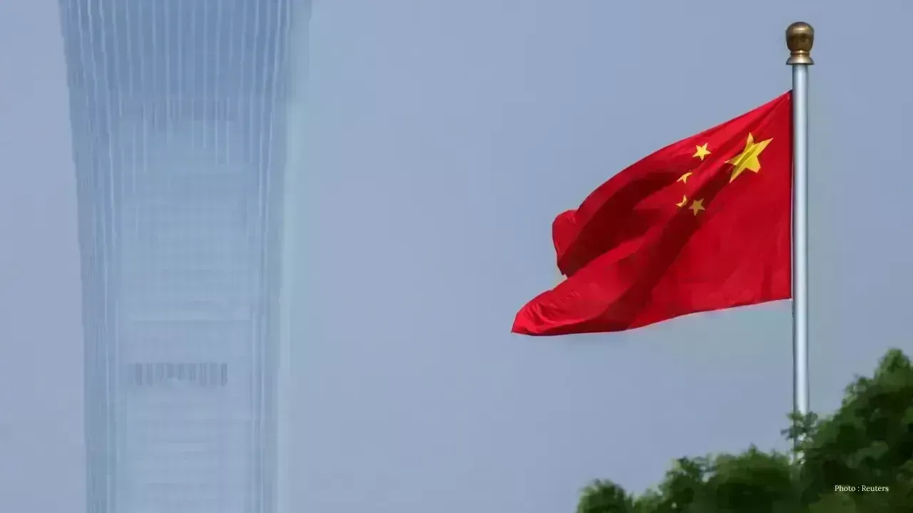British MI5 Alerts on Chinese Espionage Tactics via Job Websites