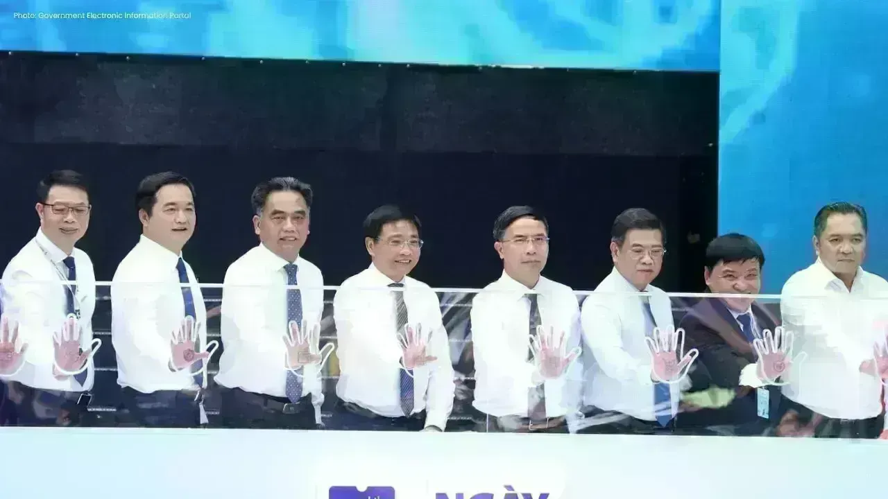 Vietnam Pushes Cashless Payments to Boost Digital Economy