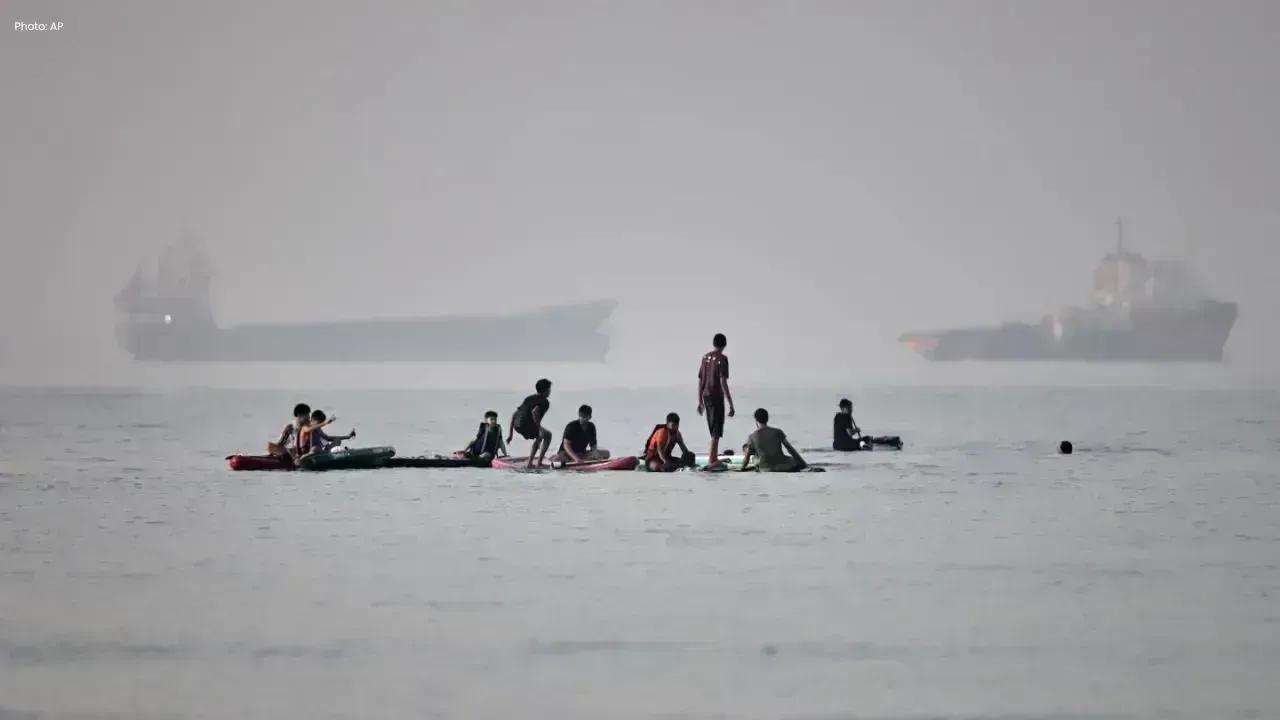 Iran Missiles Trigger Gulf Alert as Bahrain Sounds Sirens