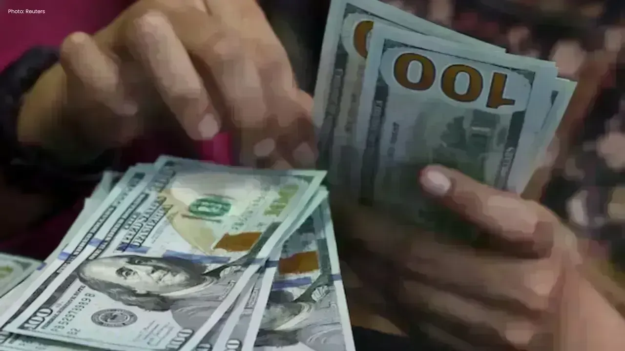 Dollar Hits Two-Month High on Fed Rate Hike Bets