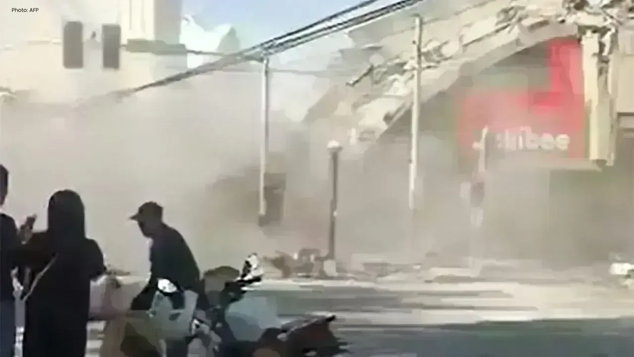 Powerful Philippines Quake Kills 3, Triggers Tsunami Alert