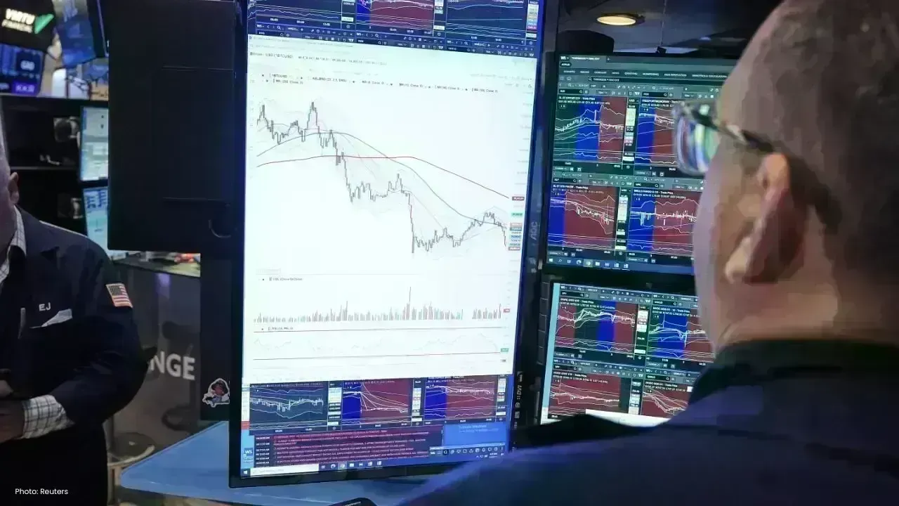Asian Markets Slide as Tech Rout Hits Global Stocks
