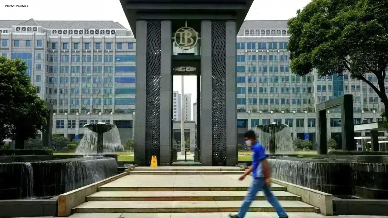 Indonesia Surprises Markets With Emergency Rate Hike