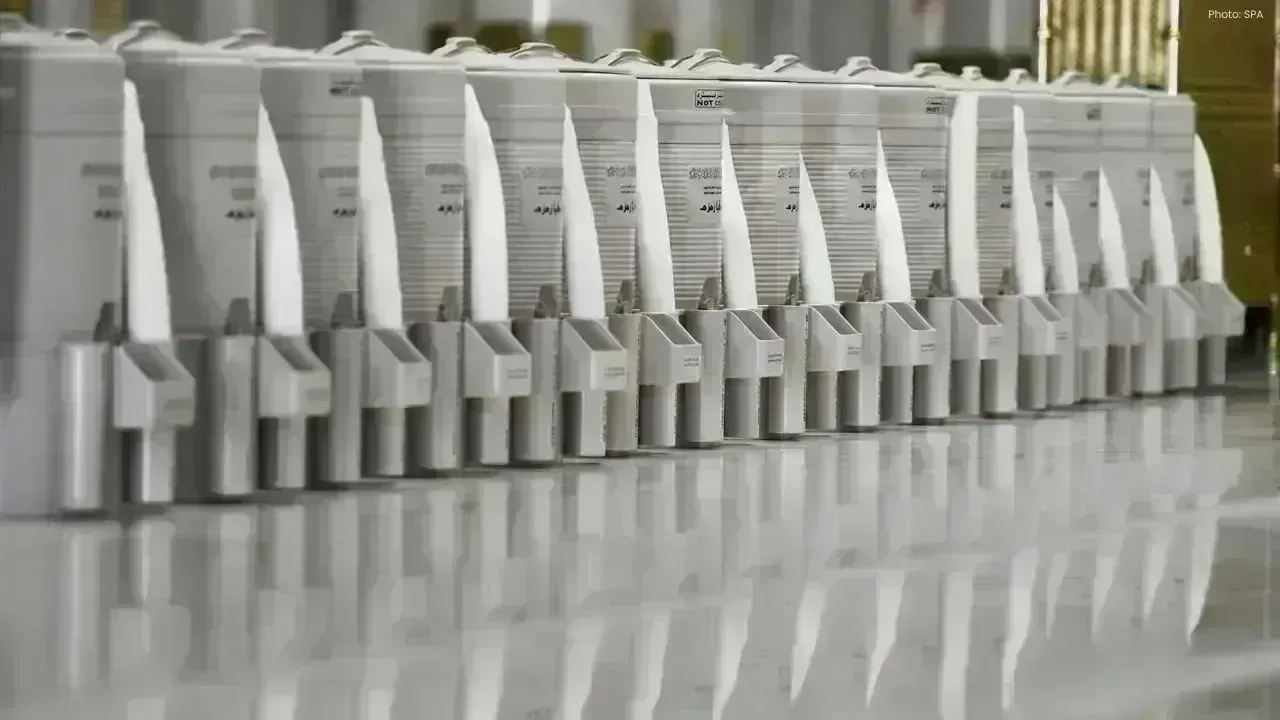 235 Tons of Zamzam Water Served Each Day at the Prophet’s Mosque