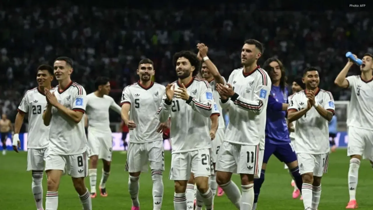 Mexico Secures Perfect Group Stage with 3-0 Win Over Czech Republic
