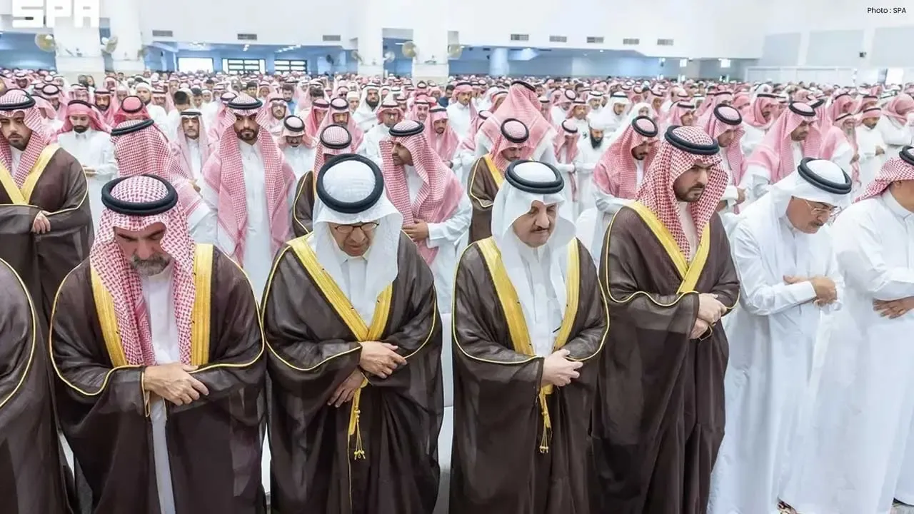 Tributes Paid as Saudi Leaders Honor Victims of Dammam Helicopter Crash
