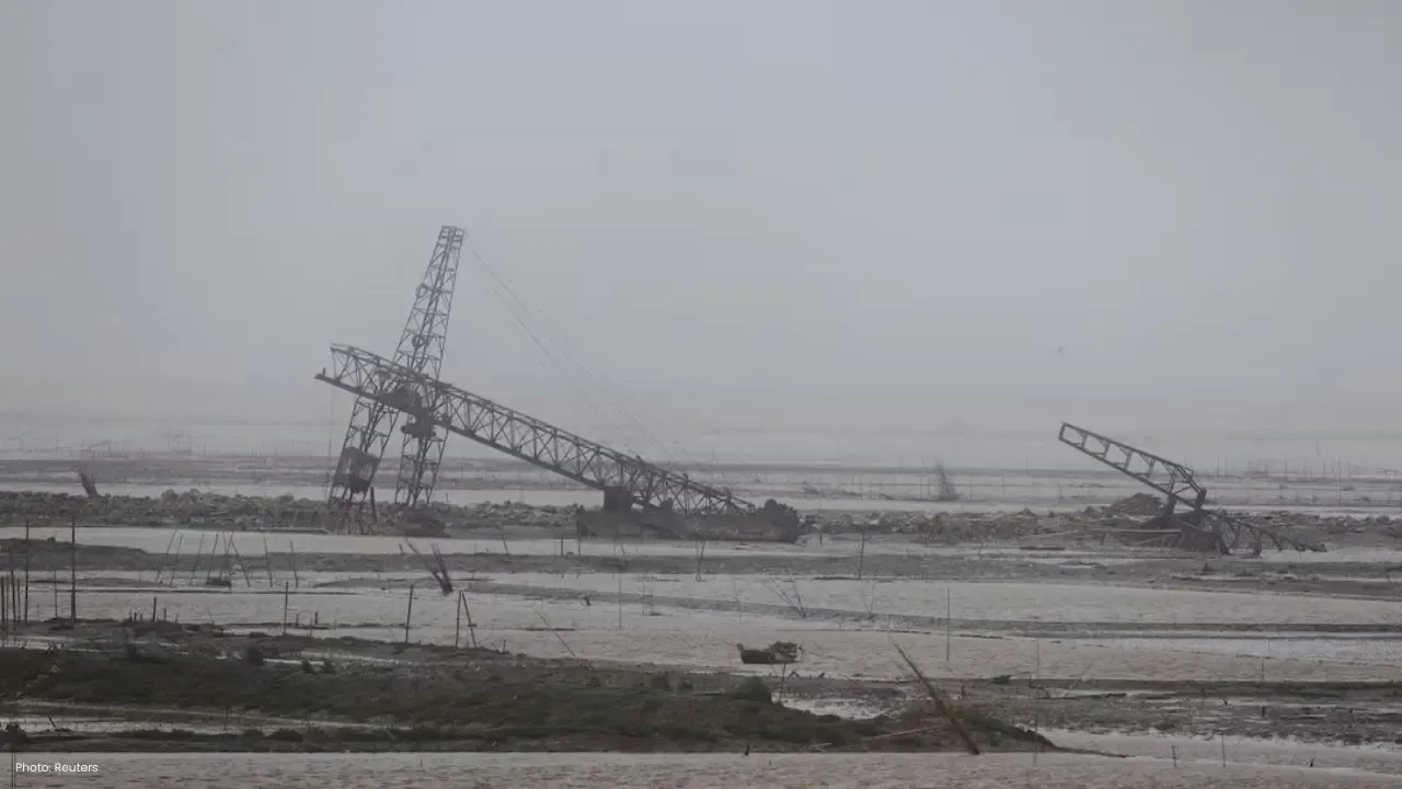 China Floods: Typhoon Bavi Submerges Hebei and Liaoning Streets