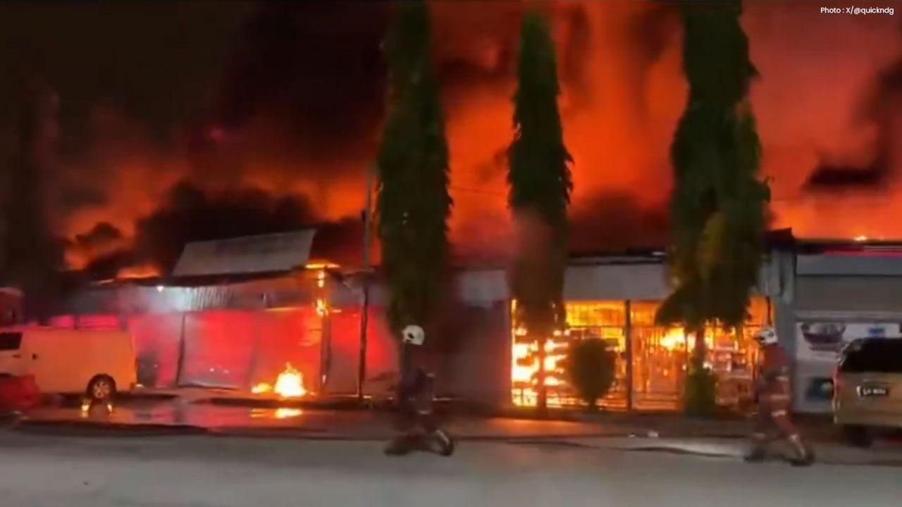 Major Fire at Seri Kembangan Wholesale Market Causes Gas Tank Explosions