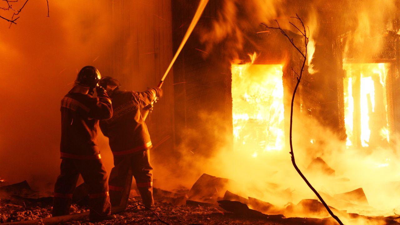 67-Year-Old Man Dies in Jurong East Flat Fire, 50 Evacuated